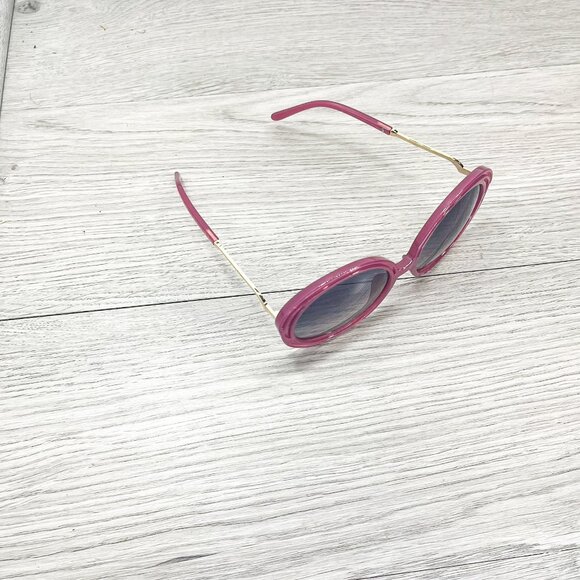 70s Revival Maroon Statement Sunglasses - Picture 5 of 5